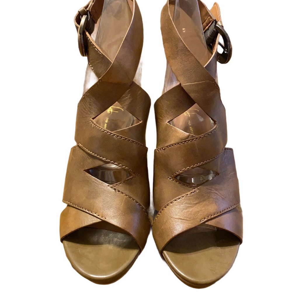 Franco Sarto Artist’s Collection Naomi SZ 9M